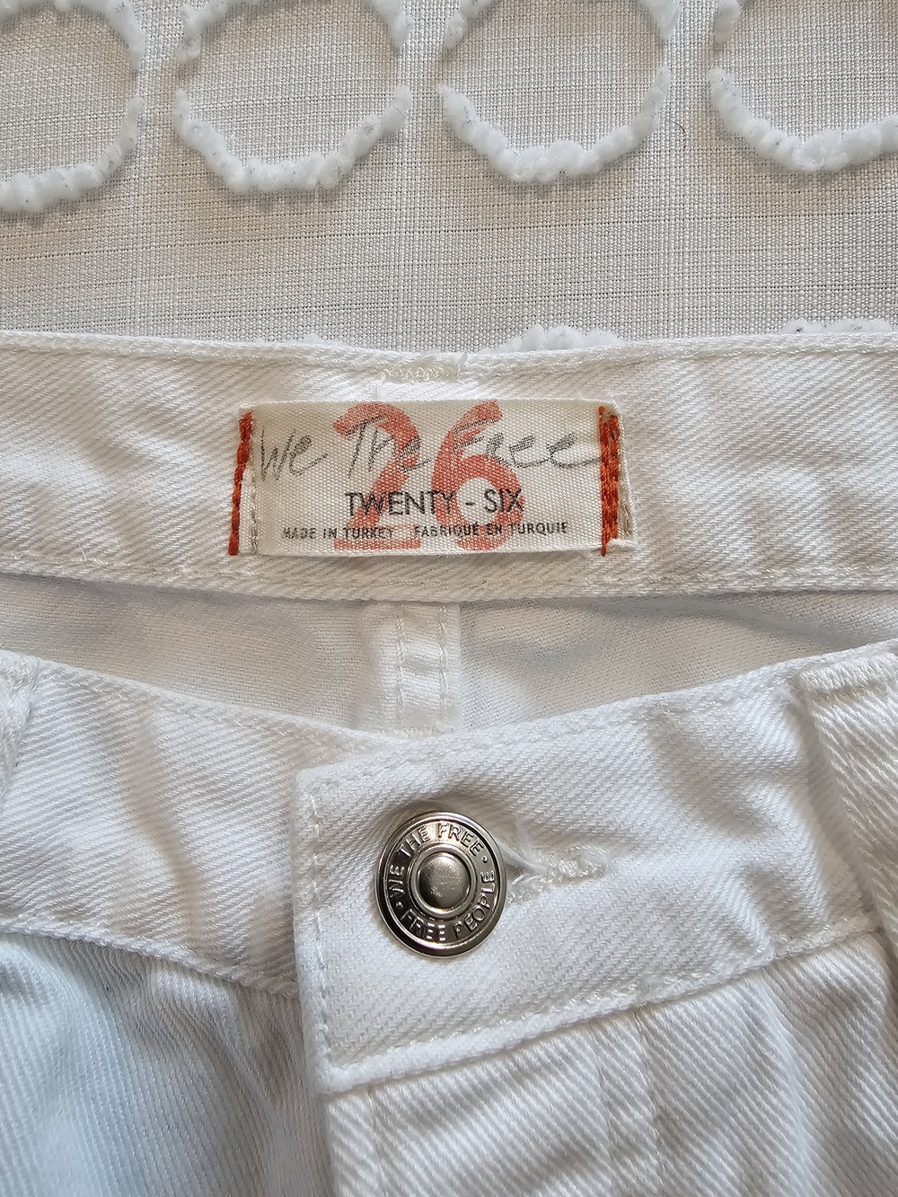 ** SOLD** Free People We The Free Midrise Maggie White Distressed Jeans - Picture 5 of 6